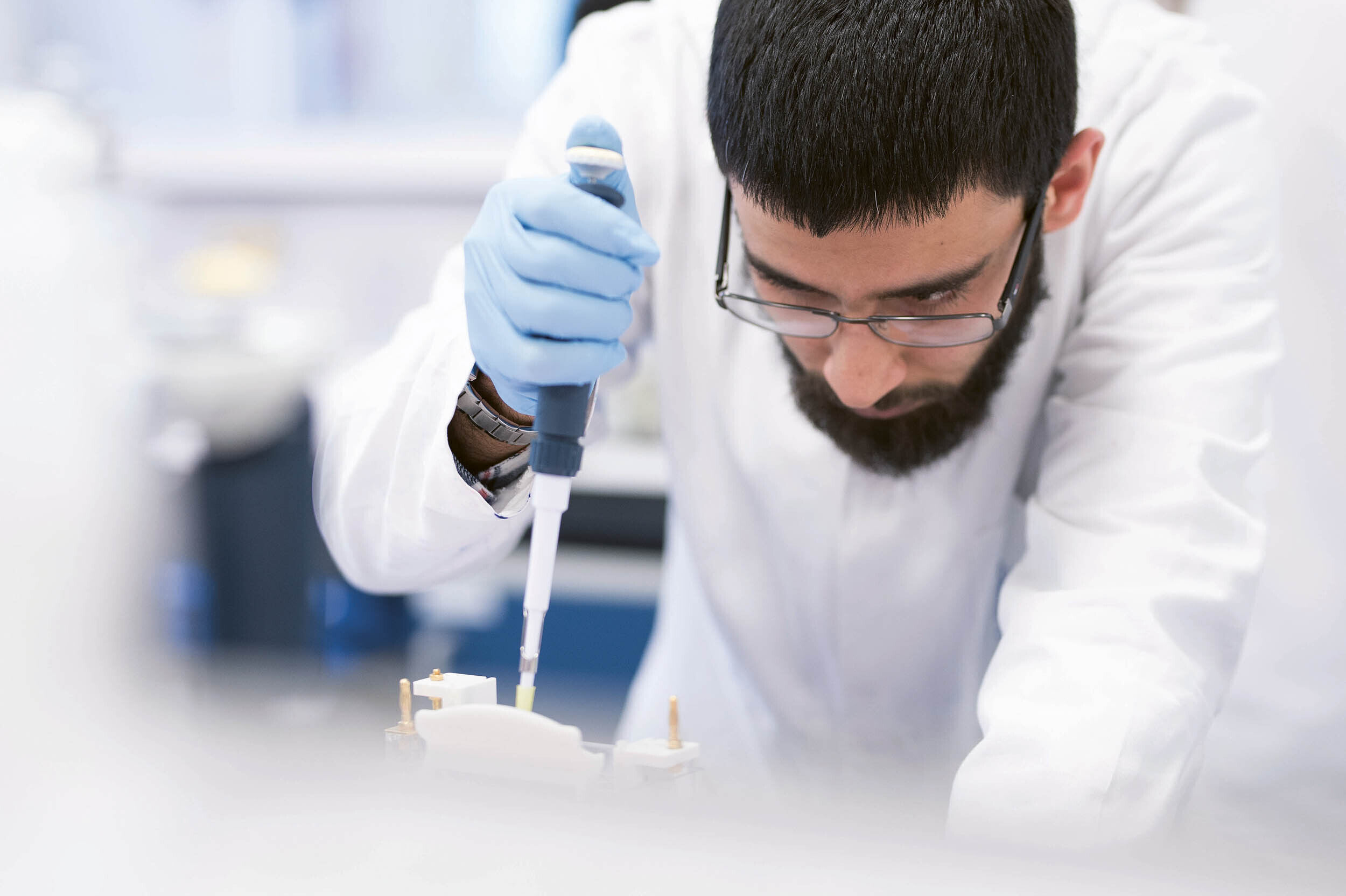 Kent student in a lab.